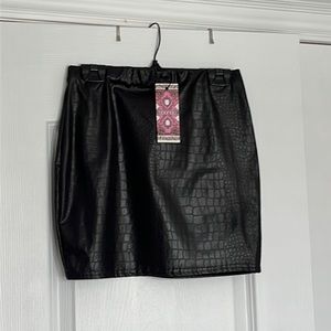 BNWT Boohoo Faux Croc Side Slit Skirt